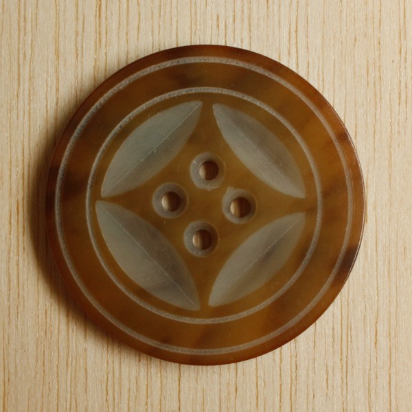D092 アンティークプラスチック(カゼイン)ボタン