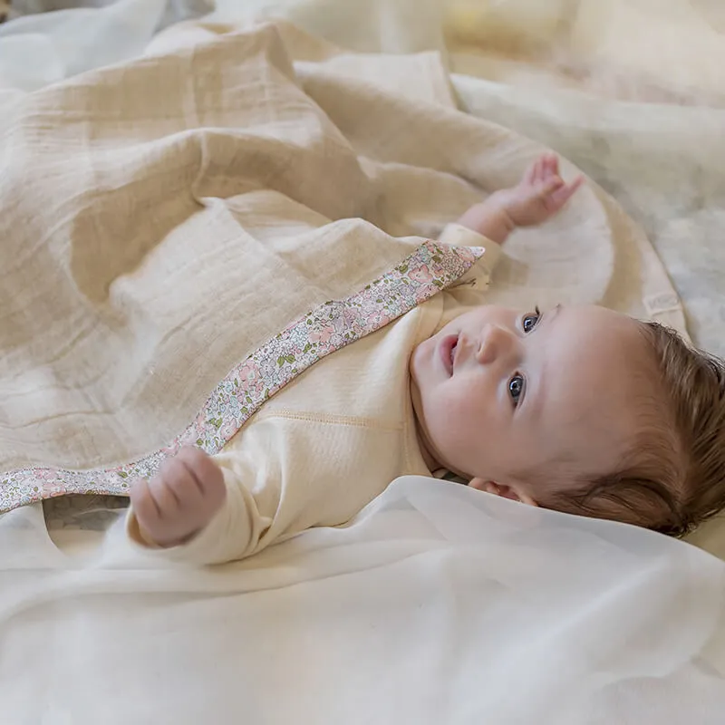 【New】オーガニックマルチガーゼケットPinkの可憐な花柄