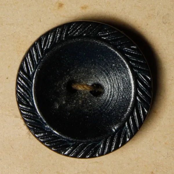 Z051アンティークプラスチックボタン