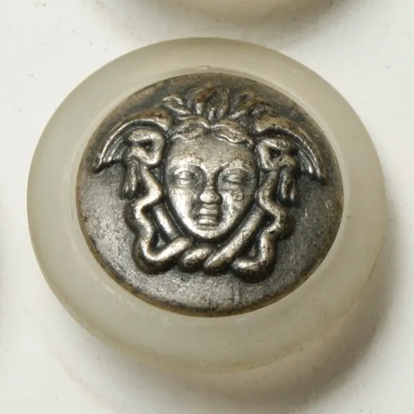 D055アンティークプラスチックボタン