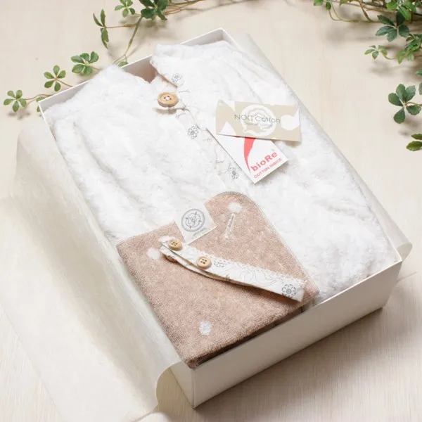 ポンチョバスローブとスタイ(ドット)のギフトボックス