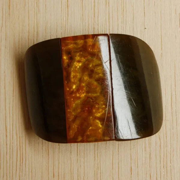 RY074 アンティークプラスチック(ベークライト)ボタン