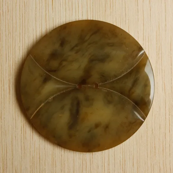 B084 アンティークプラスチック(ベークライト)ボタン