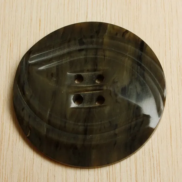 DHJ 095アンティークプラスチック(カゼイン)ボタン